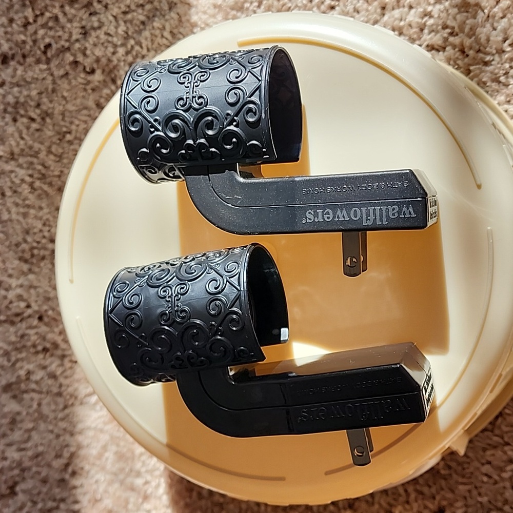 2 Bath & Body Works Wallflowers Black